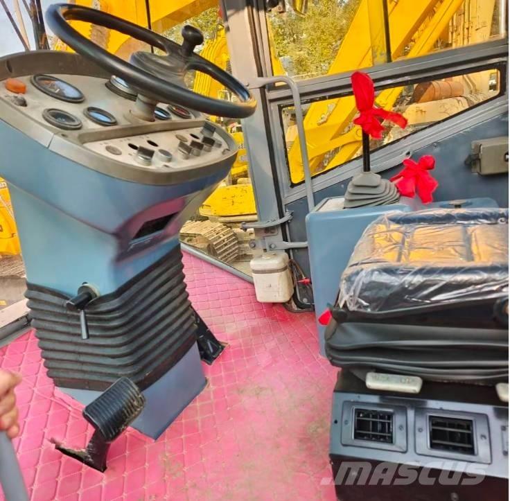 XCMG XS 142 J Erdbauwalzen