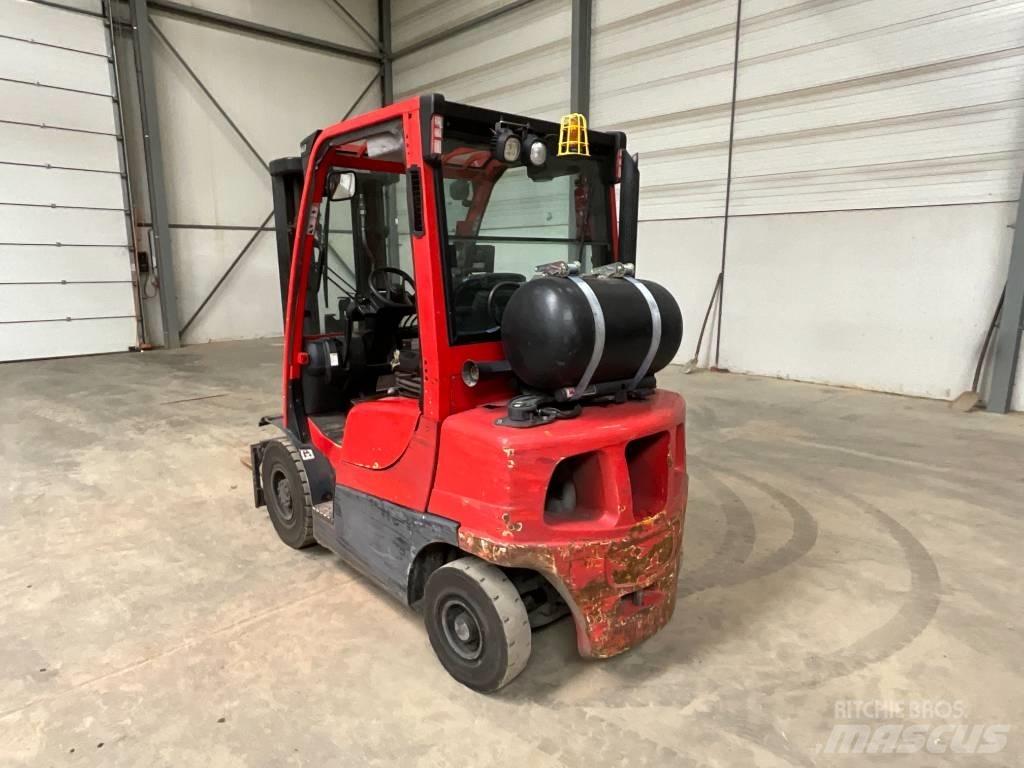 Hyster H 2.5 FT Gas Stapler