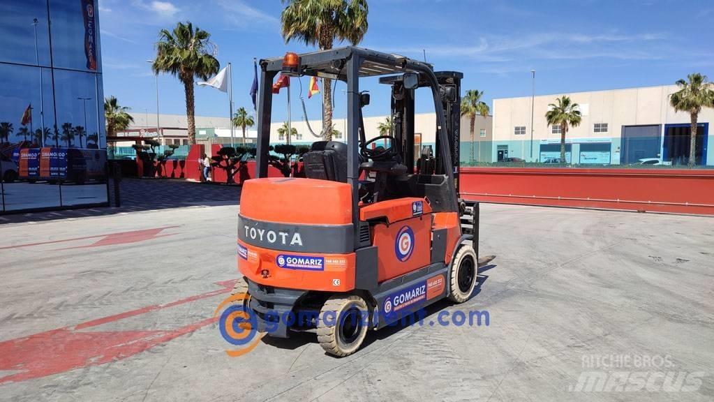 Toyota 7 FBM 30 Elektro Stapler