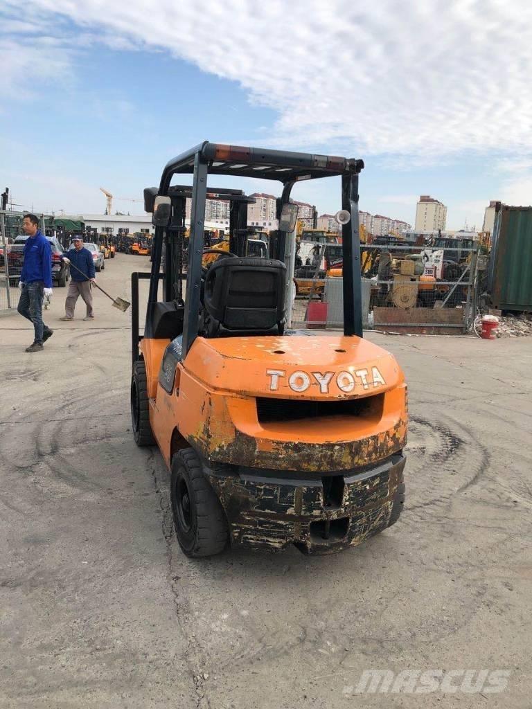 Toyota FD 30 Diesel Stapler