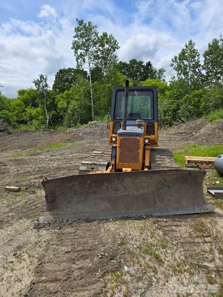 CAT D 3 B LGP Bulldozer