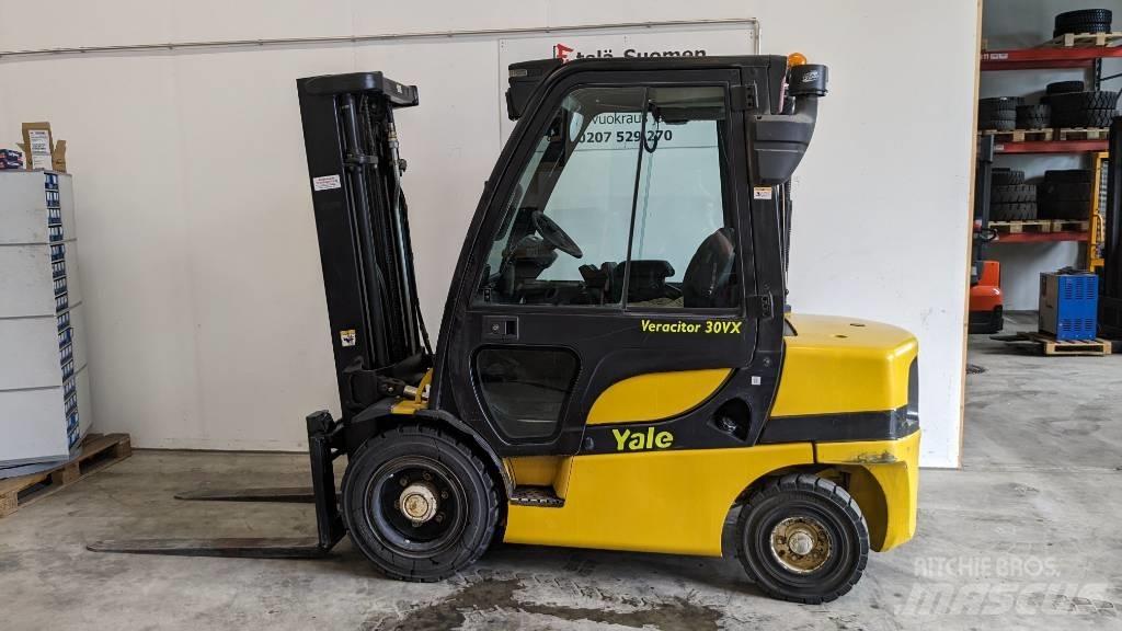 Yale GDP30VX Diesel Stapler