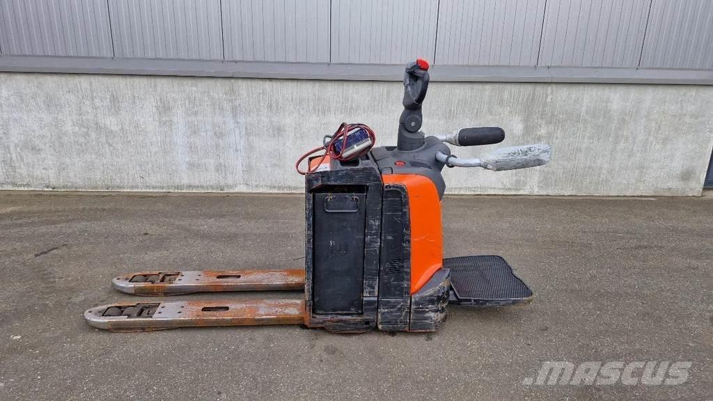 BT LPE 250 Elektro Stapler