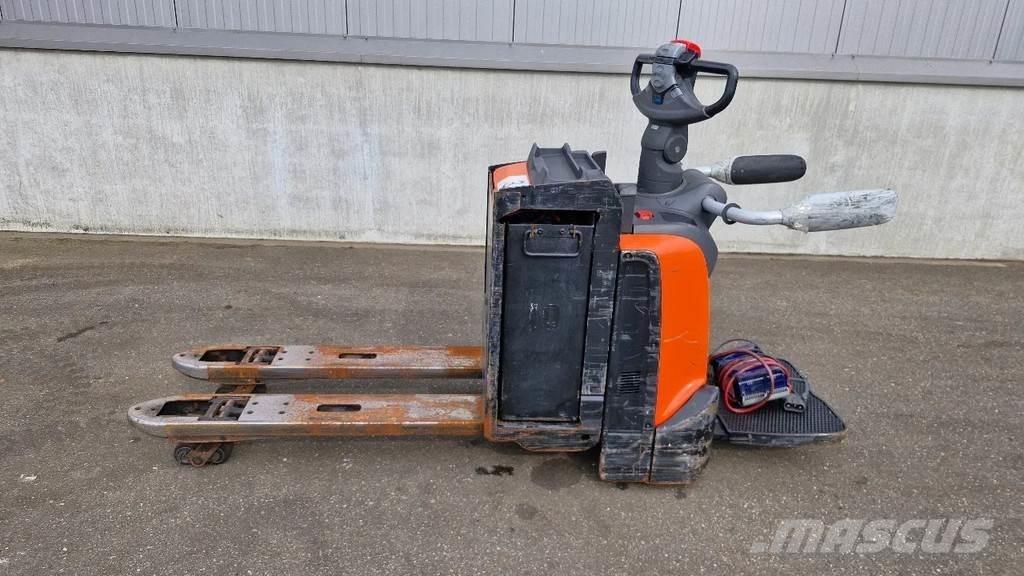 BT LPE 250 Elektro Stapler