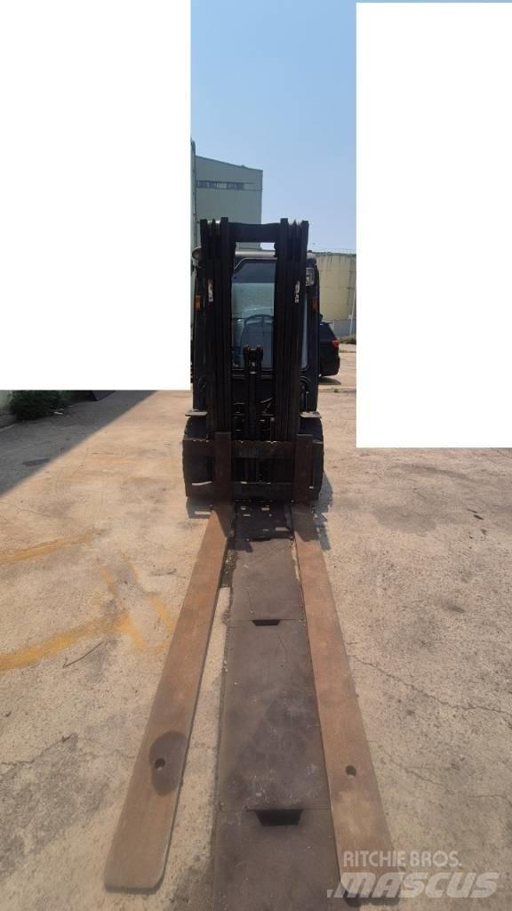 Hyundai D30 Andere Gabelstapler