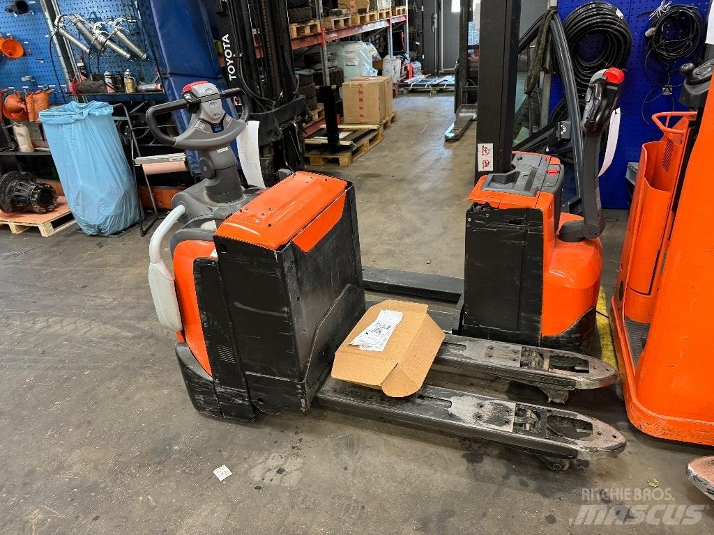 Toyota LPE200 Gabelstapler mit Fahrerstand
