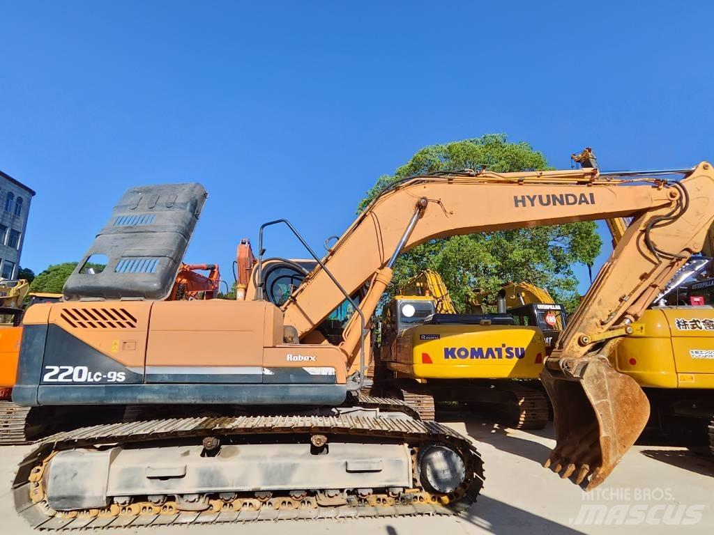 Hyundai Robex 220 LC Raupenbagger
