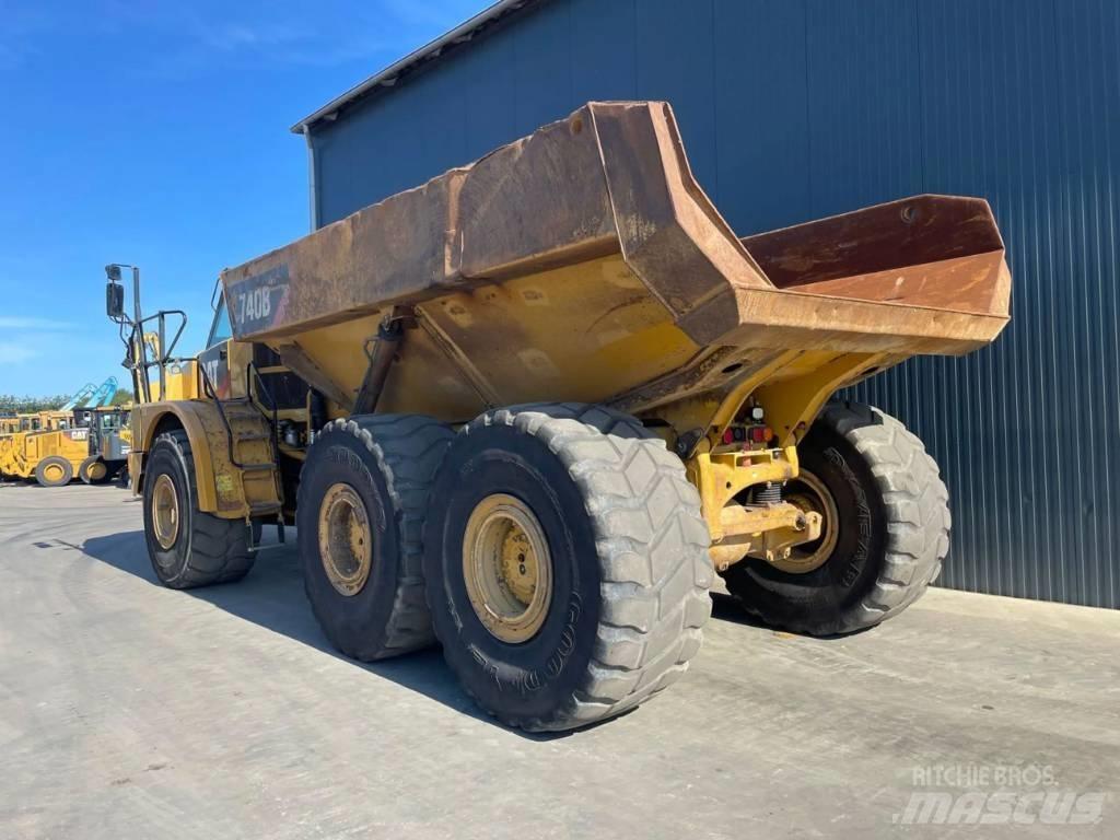 CAT 740 B Dumper - Knickgelenk