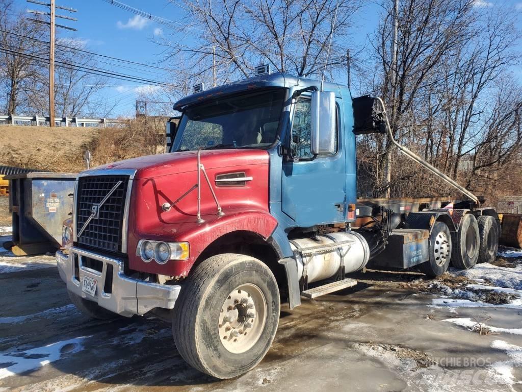 Volvo VHD84F Absetzkipper