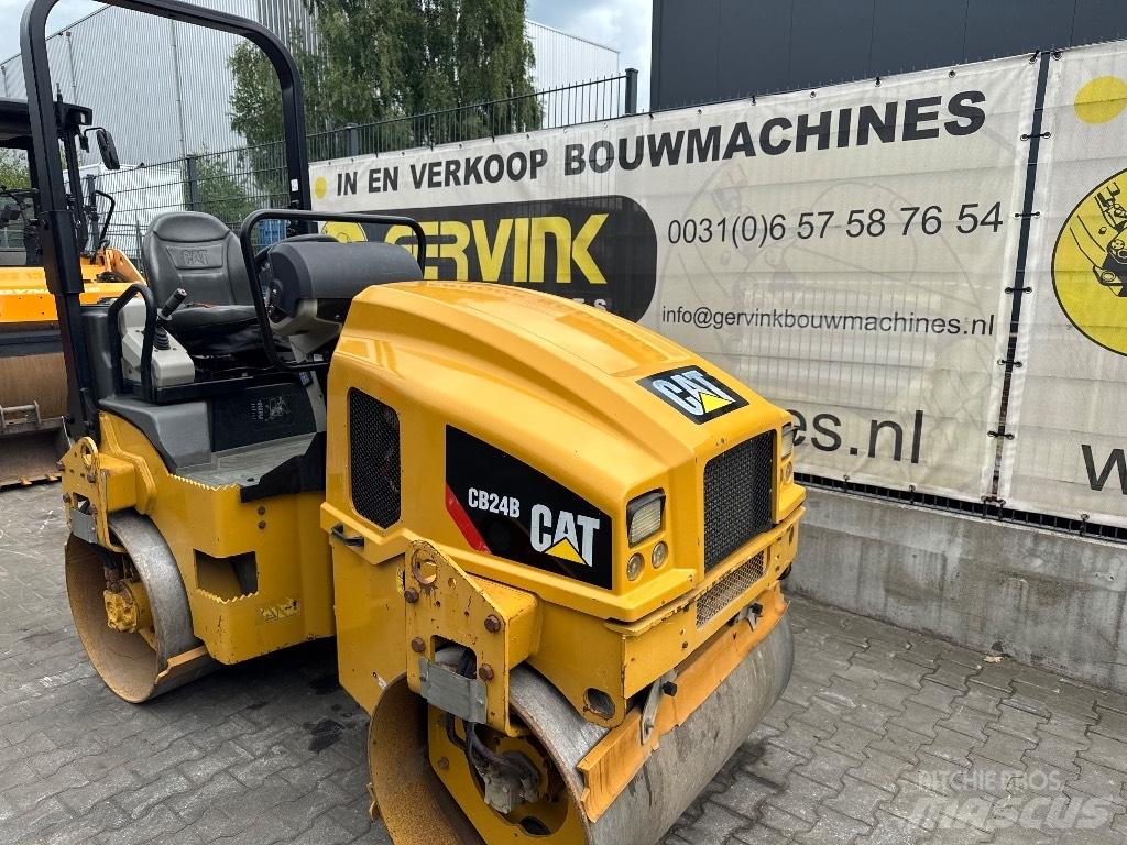 CAT CB 24 B Tandemwalzen