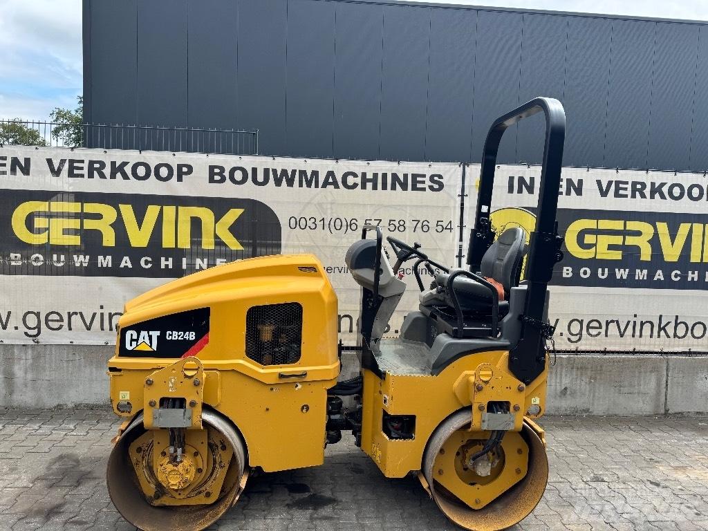 CAT CB 24 B Tandemwalzen