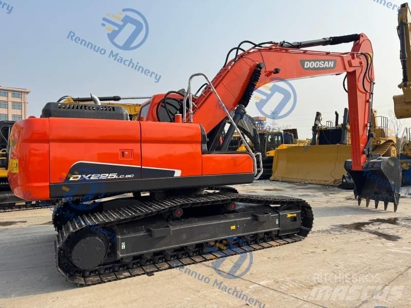 Doosan DX 225 LC-9C Raupenbagger