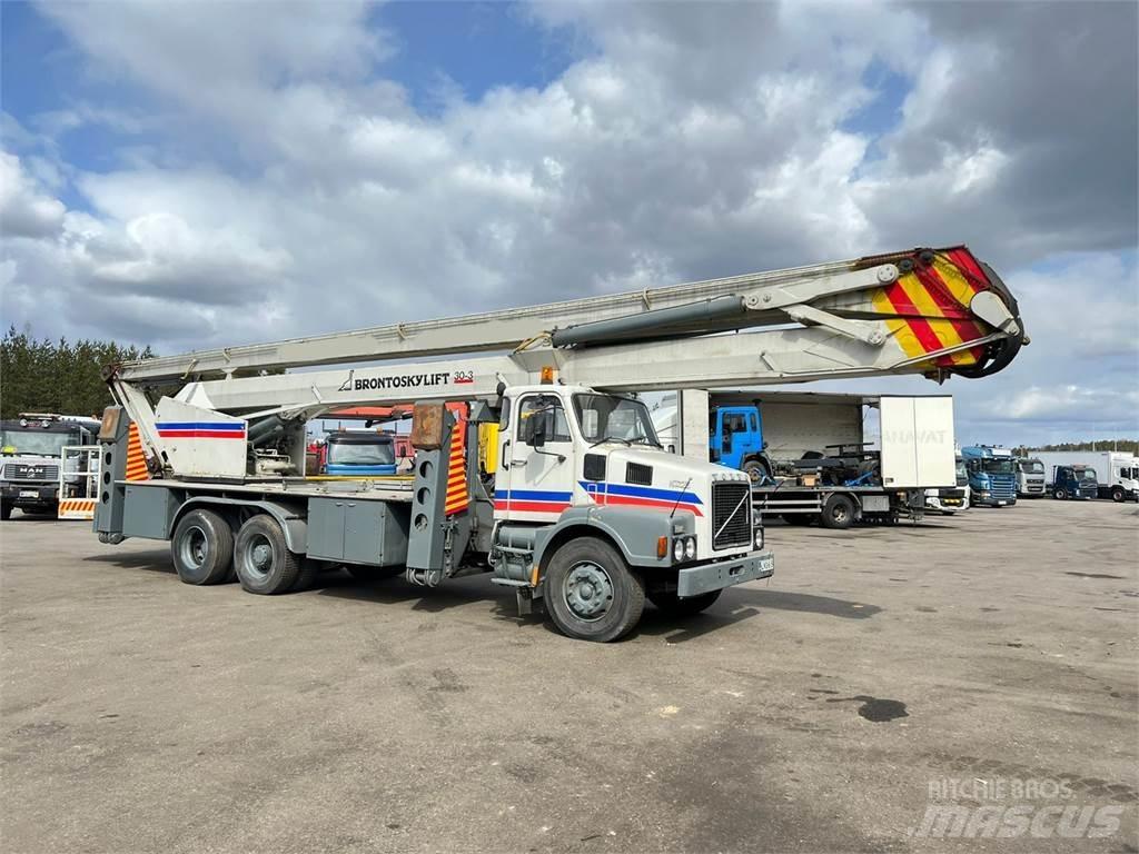 Volvo N12-1-V-6X2 Kranwagen