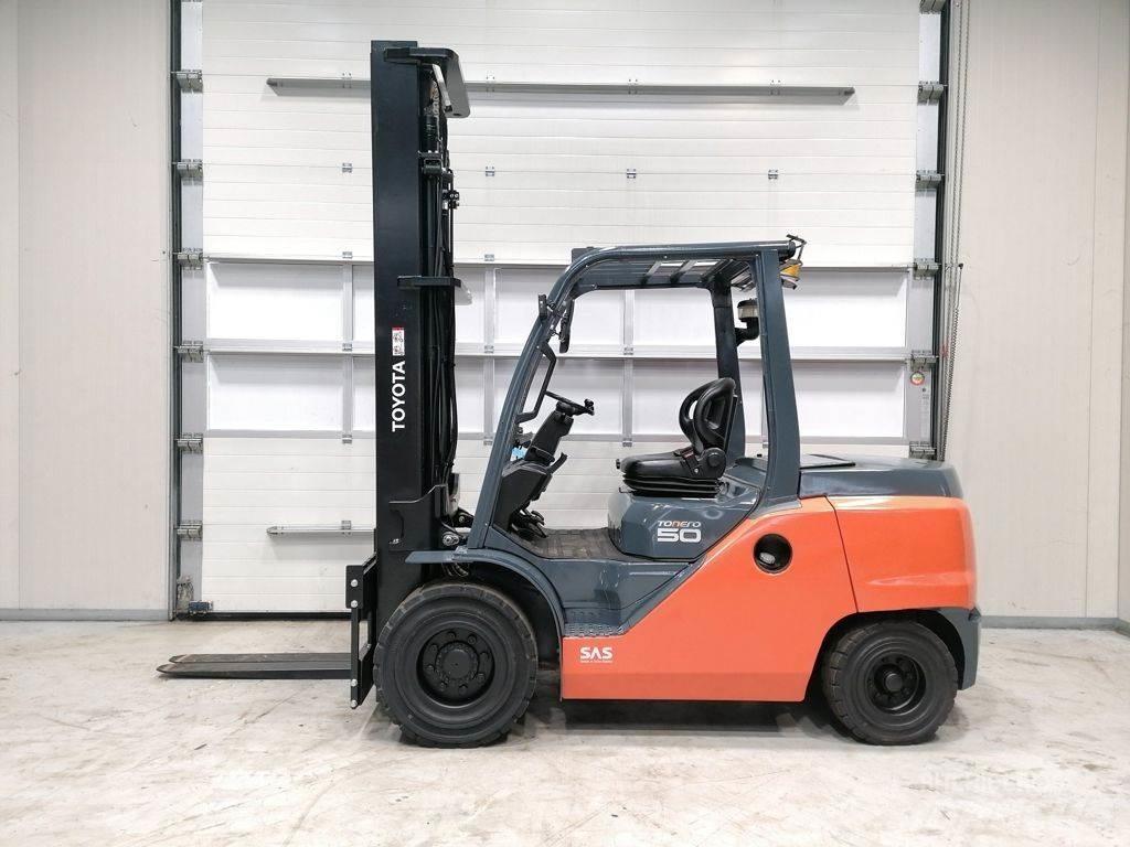 Toyota 40-8FD50N Diesel Stapler