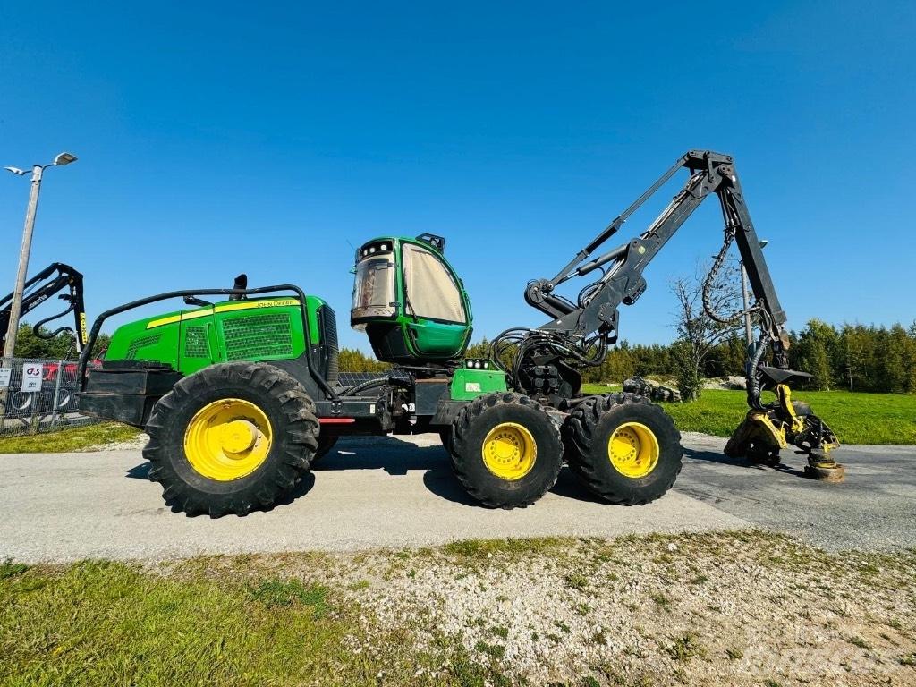 John Deere 1470 E Harvester
