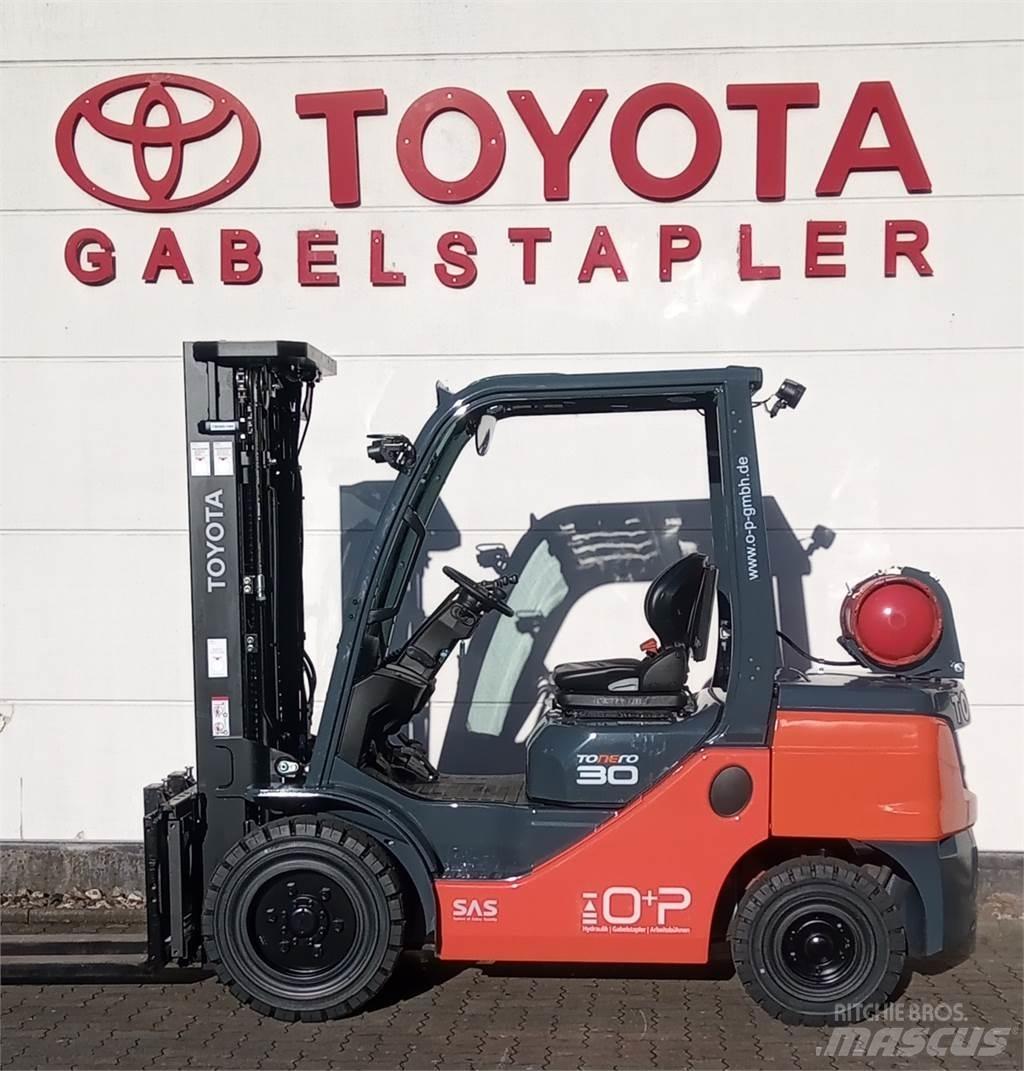 Toyota 02-8FGF30 Gas Stapler