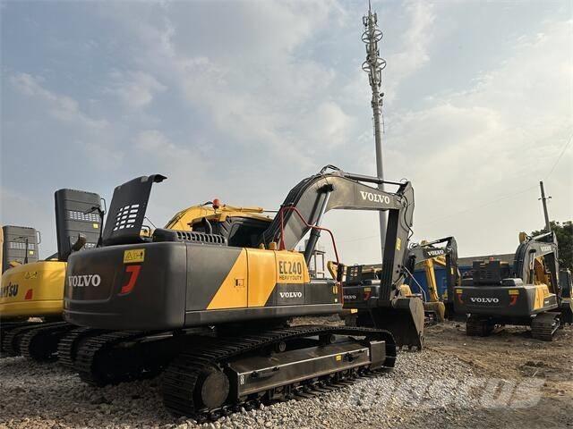 Volvo EC240 Raupenbagger