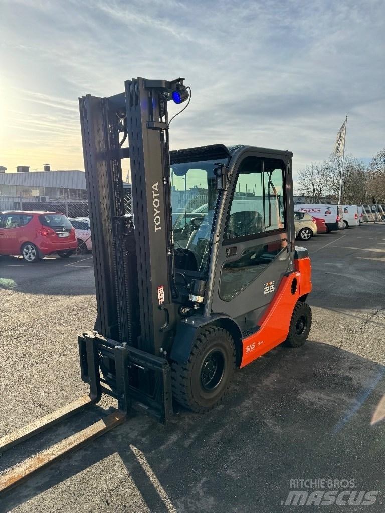 Toyota 52-8FDF25 Diesel Stapler