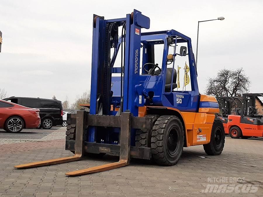 Toyota 5FDF50 Diesel Stapler