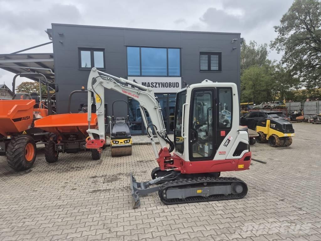 Takeuchi TB225 V0B Minibagger < 7t