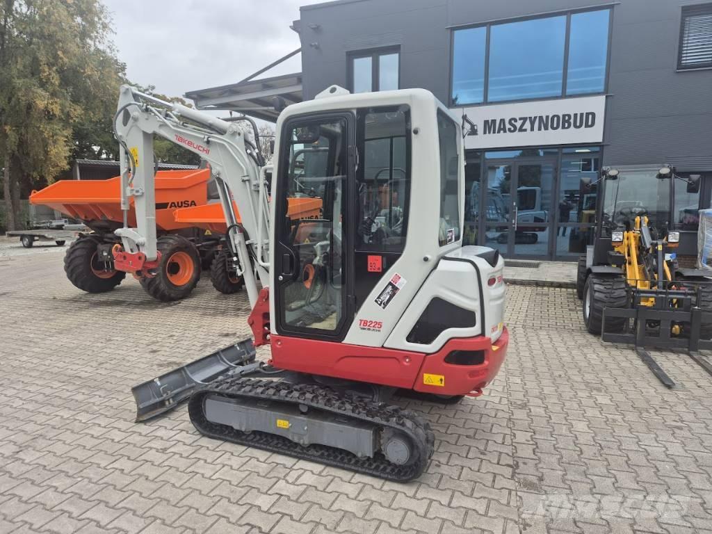 Takeuchi TB225 V0B Minibagger < 7t