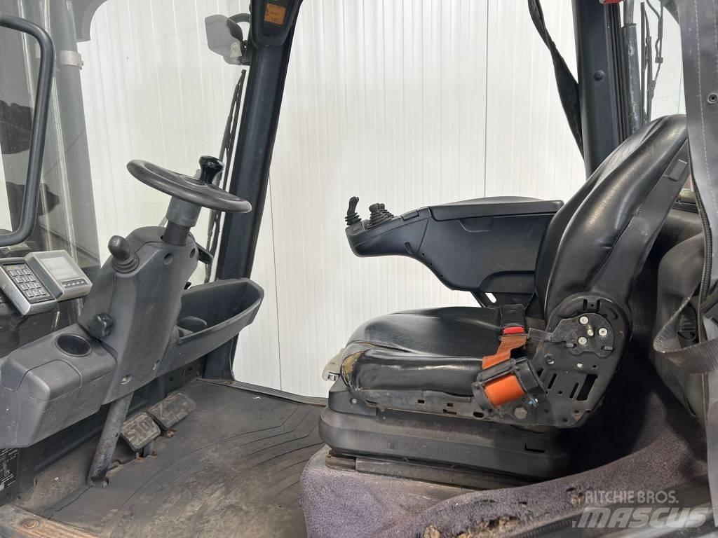 Linde H30T-02 Gas Stapler