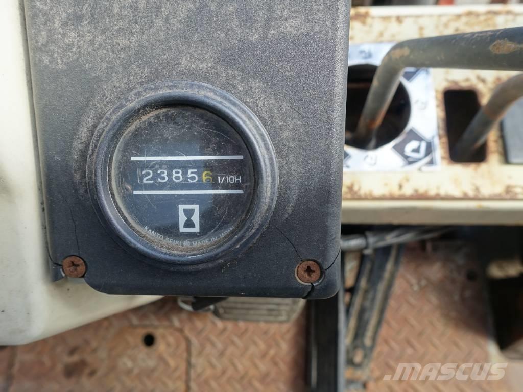 Nissan EH 02 A 20U Diesel Stapler