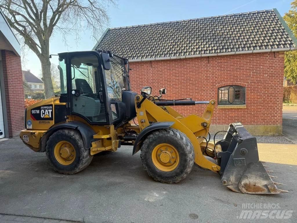CAT 907M Radlader