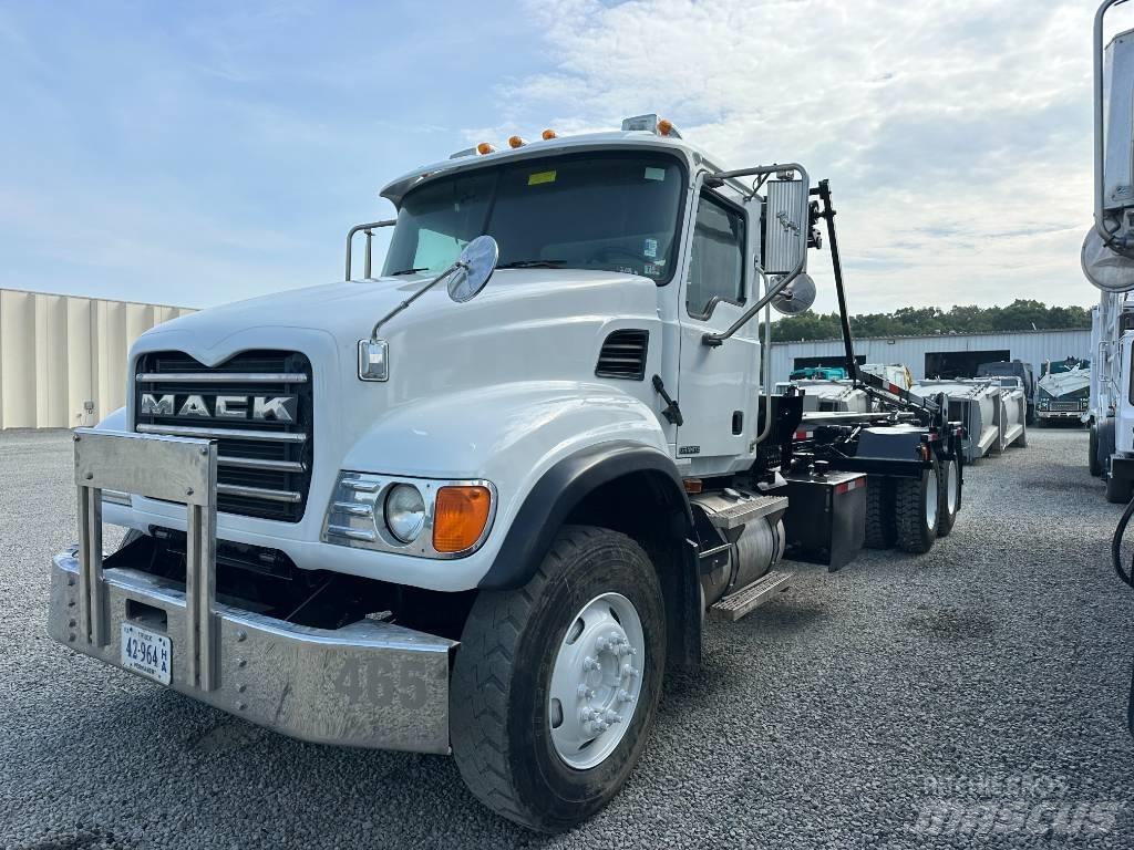 Mack CV 713 Absetzkipper
