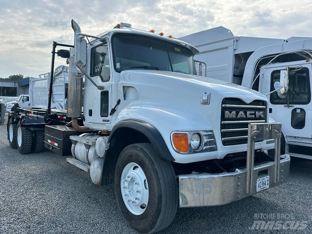 Mack CV 713 Absetzkipper