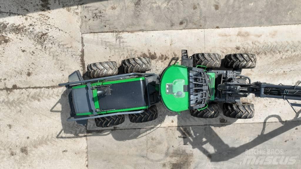 John Deere 1270 G Harvester