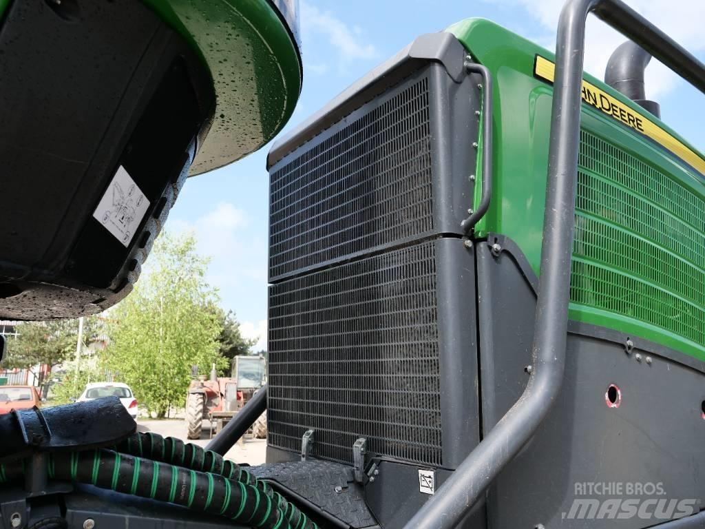 John Deere 1270 G Harvester