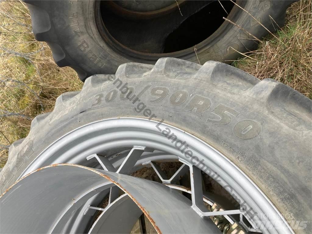Goodyear 300/90R50 Andere Landmaschinen