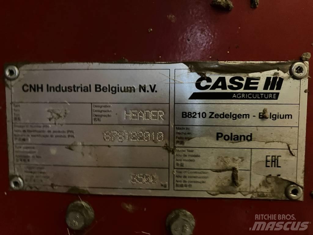 Case IH Axial 8240 Mähdrescher
