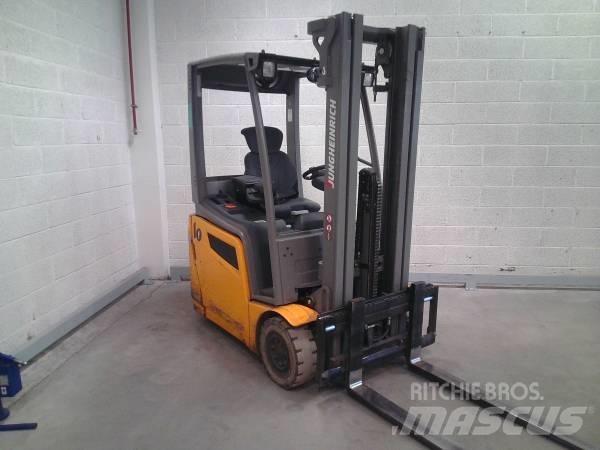Jungheinrich EFG 215 Elektro Stapler