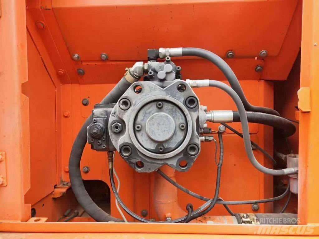 Doosan DX 300 LC Raupenbagger