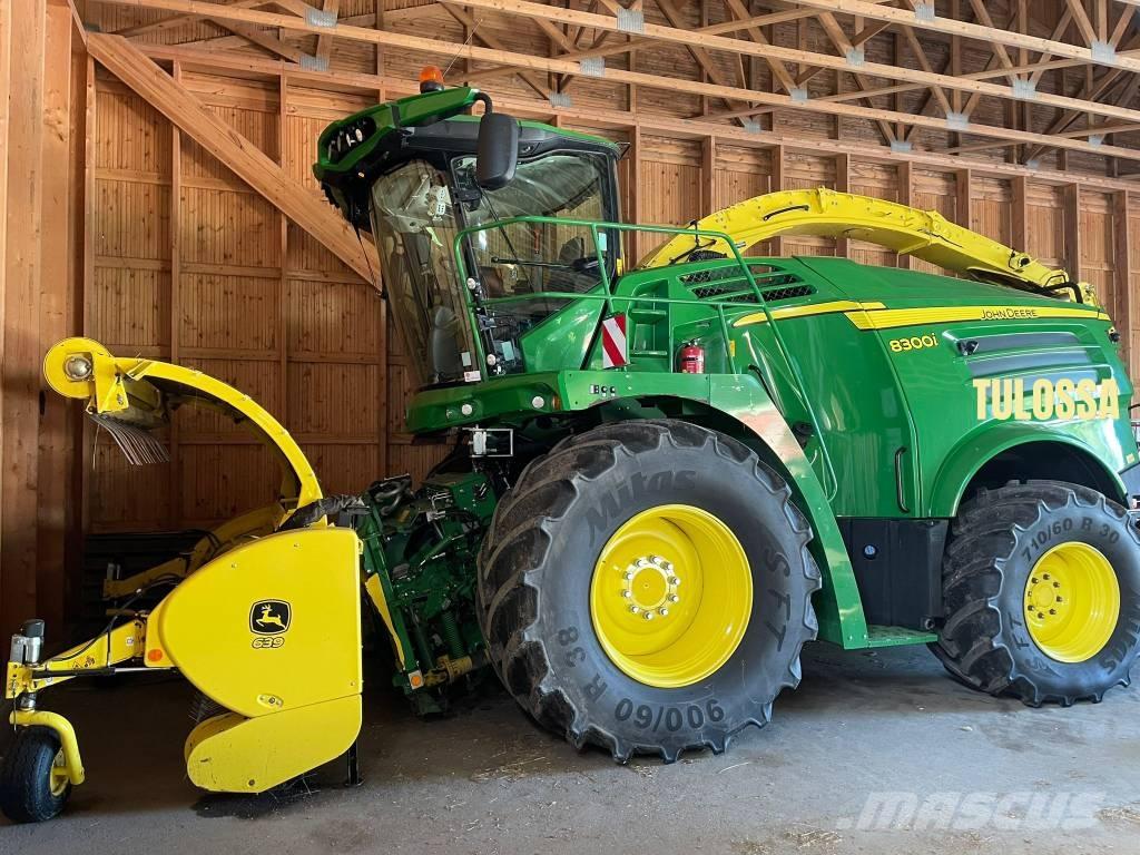John Deere 8300 Selbstfahrende Häcksler