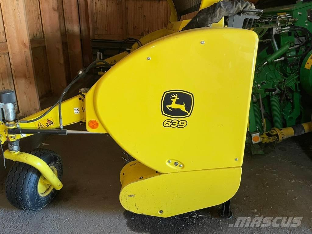 John Deere 8300 Selbstfahrende Häcksler