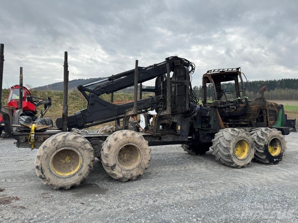 John Deere 1110 E Forwarder