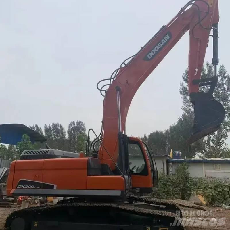 Doosan DX 300 Raupenbagger