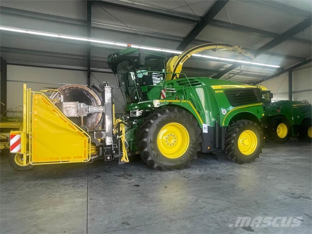 John Deere 8200i Selbstfahrende Häcksler