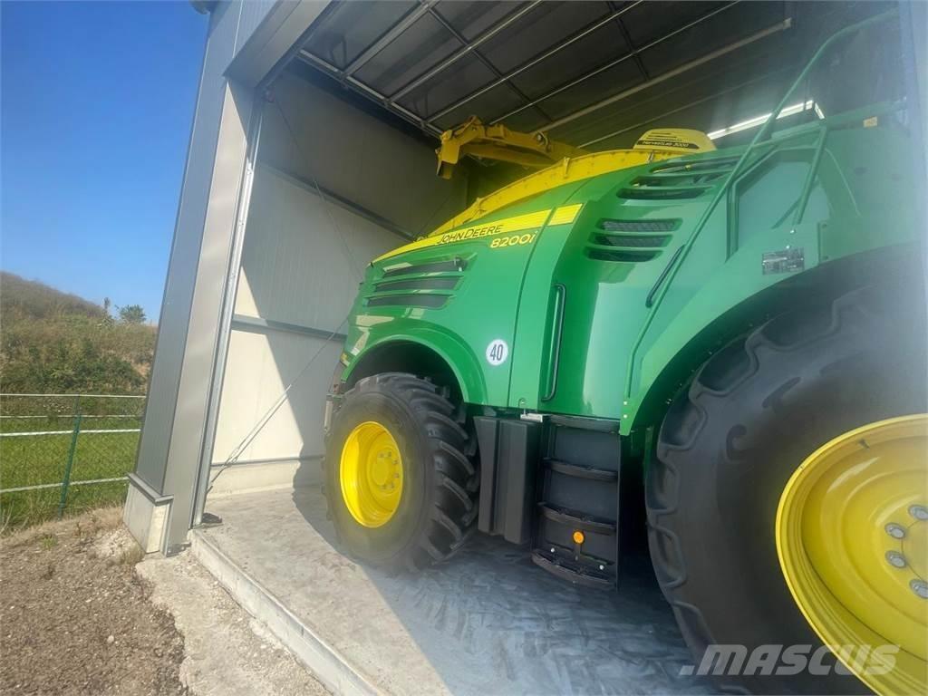 John Deere 8200i Selbstfahrende Häcksler