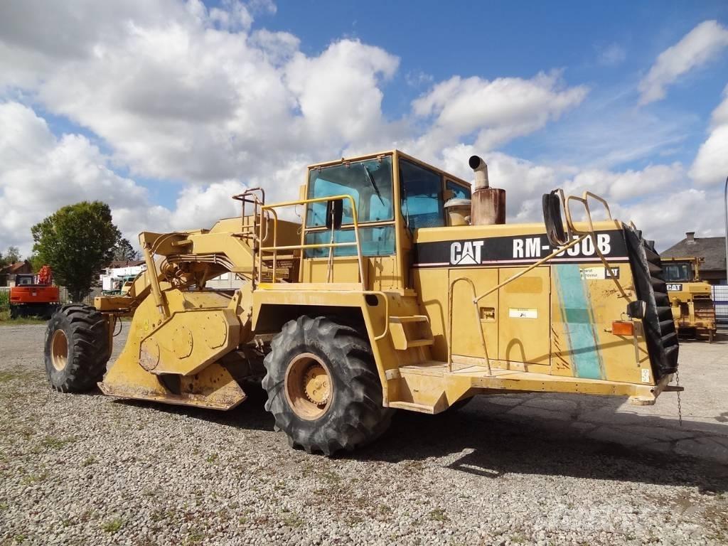 CAT RM 350 B Erdbauwalzen