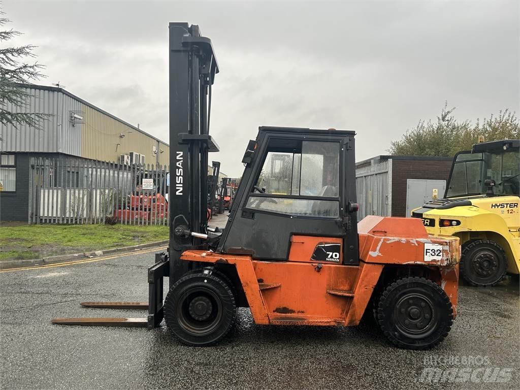 Nissan 20ZVF05H70U Diesel Stapler
