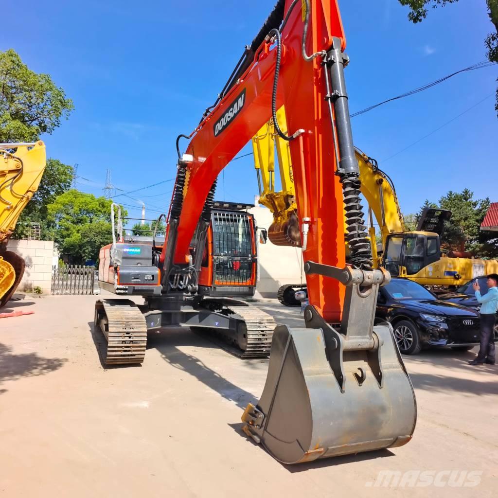 Doosan DX 225 LCA Raupenbagger