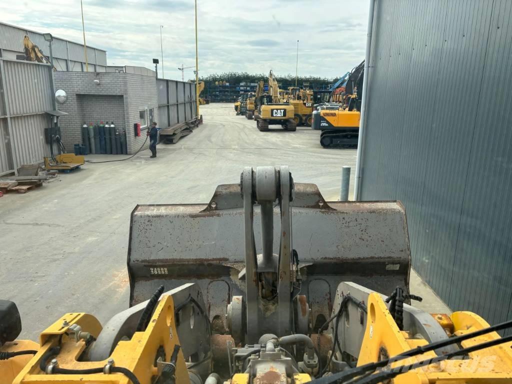 Volvo L120E Radlader