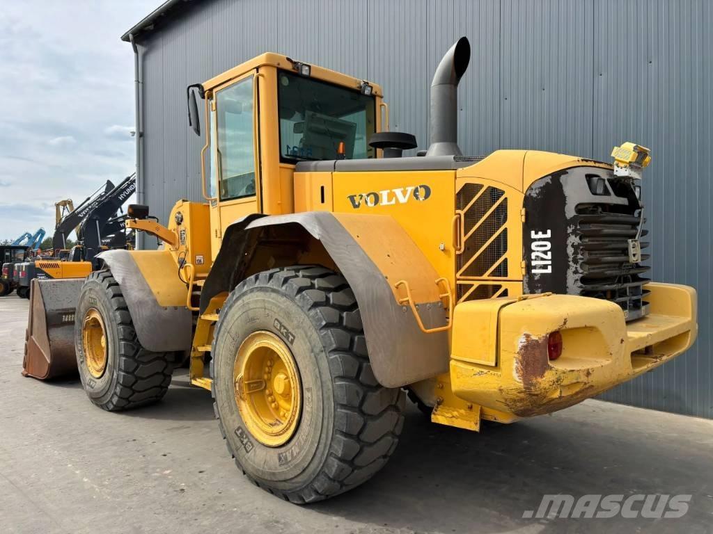 Volvo L120E Radlader