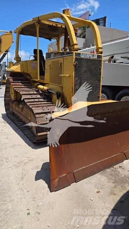 CAT D6M Bulldozer