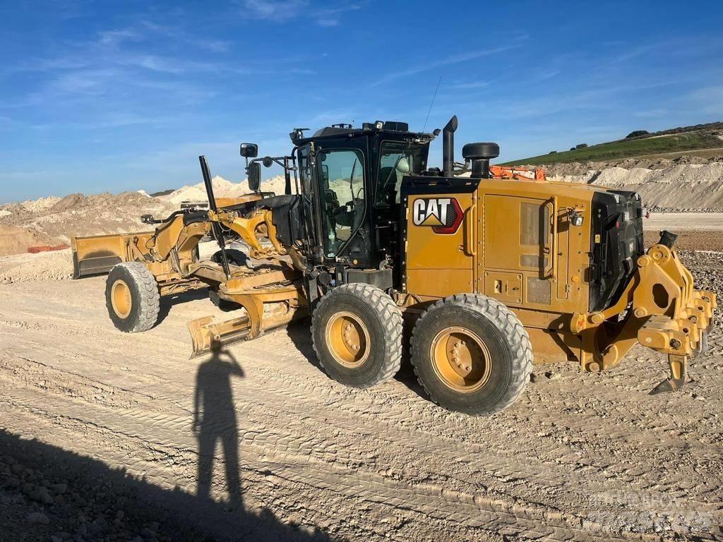 CAT 150 Grader