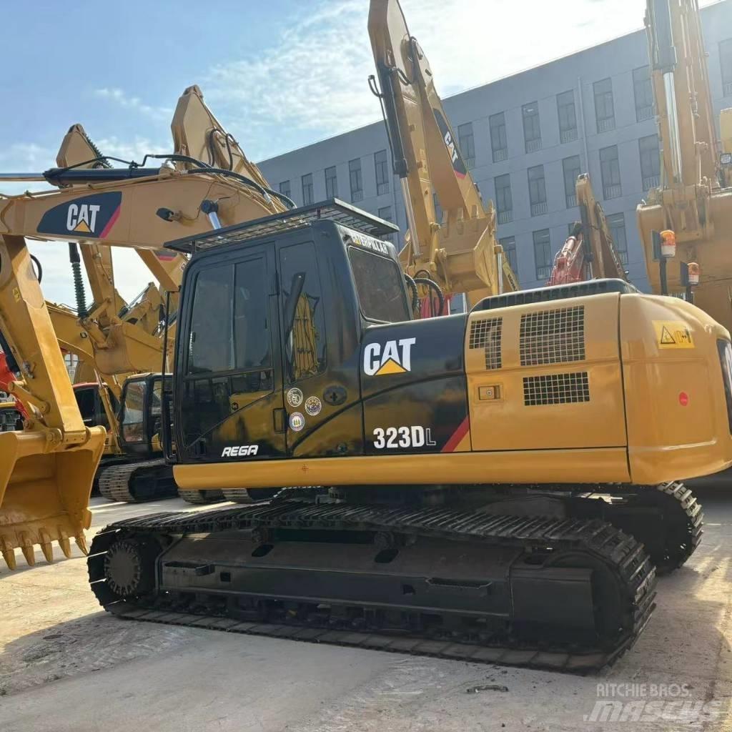 CAT 323 D L Raupenbagger